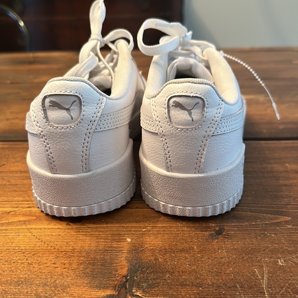Womens Puma sneakers - Picture 3 of 4